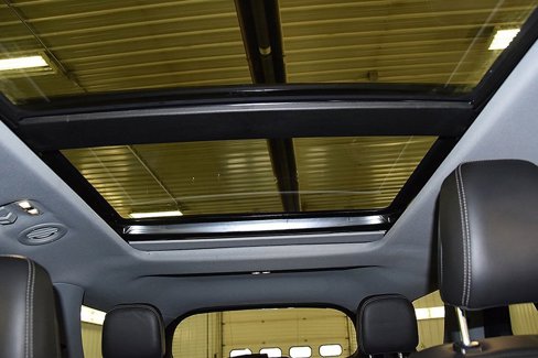 Used 2022 Ford Explorer XLT w/ Equipment Group 202A image 30