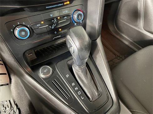 Used 2017 Ford Focus SE image 9