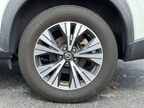 Used 2021 Nissan Rogue SV image 8