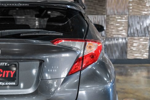 Used 2018 Toyota C-HR XLE image 48