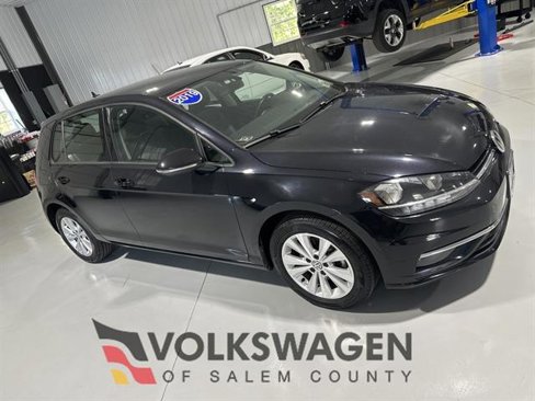 Used 2019 Volkswagen Golf SE image 1