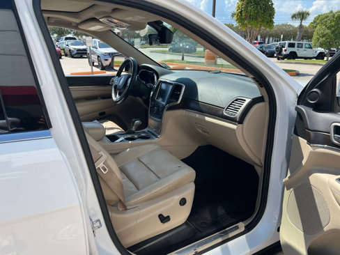 Used 2017 Jeep Grand Cherokee Limited w/ Luxury Group II image 13