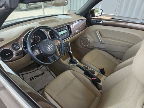 Used 2013 Volkswagen Beetle 2.5 image 12