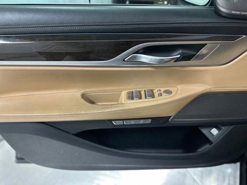 Used 2016 BMW 740i image 16