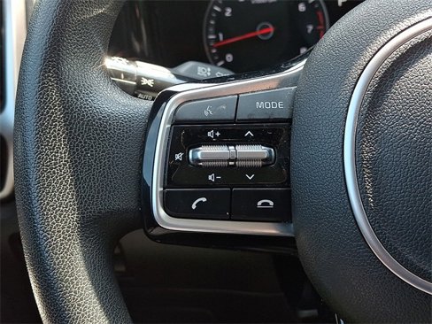 Used 2022 Kia Sorento LX image 22