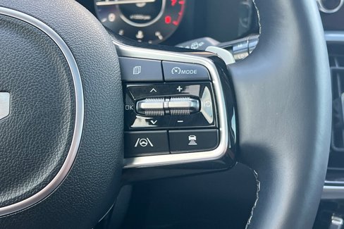 Used 2023 Kia Sorento SX Prestige image 39