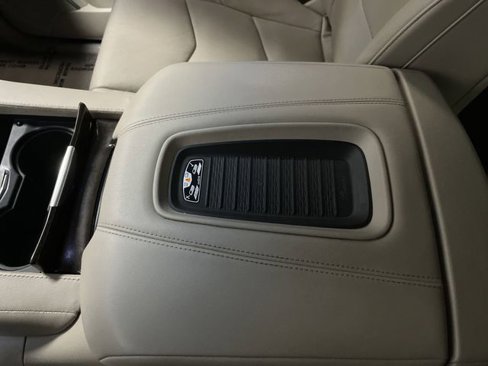 Used 2018 Cadillac Escalade ESV Premium Luxury image 24