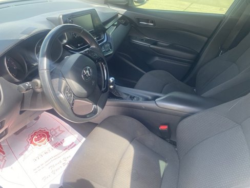 Used 2018 Toyota C-HR XLE image 16