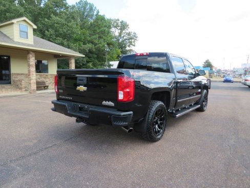 Used 2017 Chevrolet Silverado 1500 High Country image 8