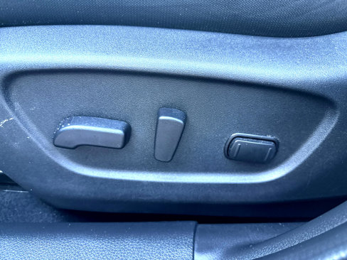 Used 2020 Nissan Rogue Sport SV image 18