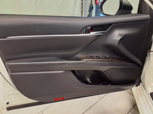 Used 2021 Toyota Camry LE image 24