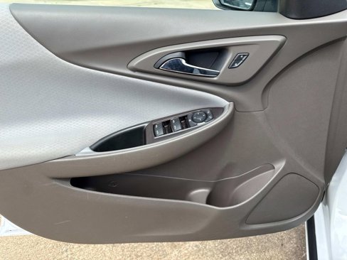 Used 2020 Chevrolet Malibu LS w/ Driver Confidence Package II image 8