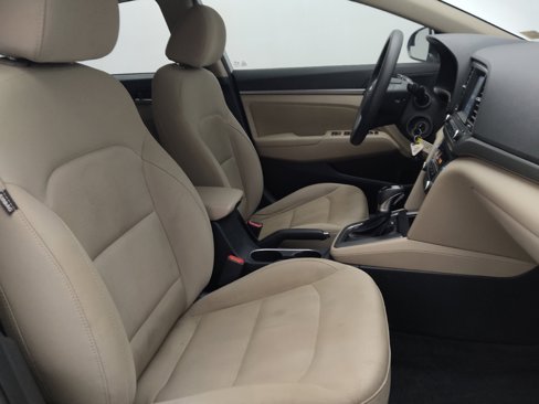 Used 2017 Hyundai Elantra SE image 21