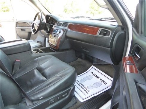Used 2014 Chevrolet Suburban LT w/ Luxury Package image 19