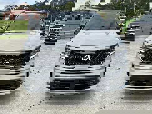 Used 2022 Kia Sorento EX w/ Panoramic Sunroof Package image 2