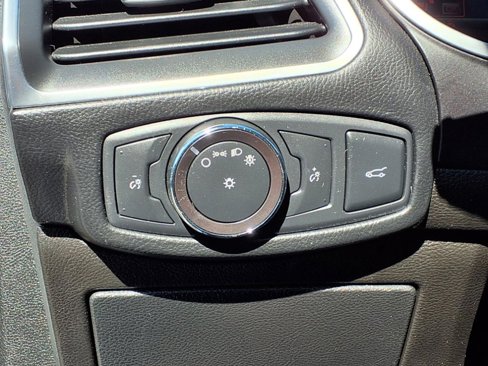 Used 2018 Ford Edge Titanium image 27