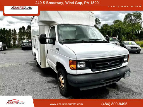 Used 2005 Ford E-350 and Econoline 350 Super Duty image 14