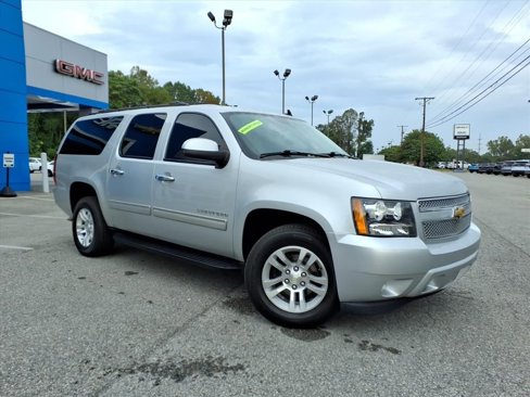Used 2013 Chevrolet Suburban LT image 2