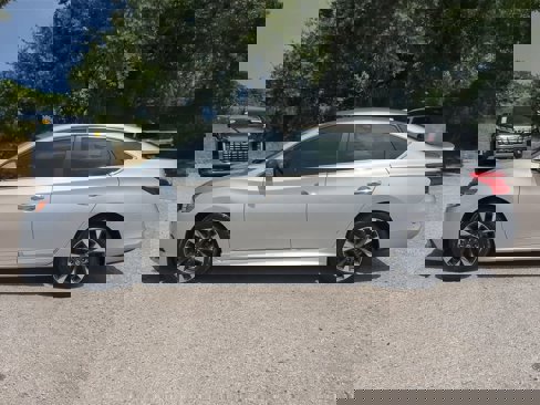 Used 2018 Nissan Sentra SR image 4