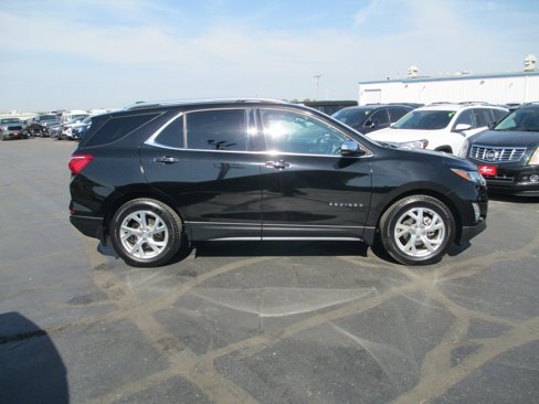 Used 2018 Chevrolet Equinox Premier image 2