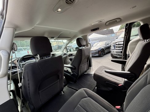 Used 2017 Chrysler Pacifica LX image 19
