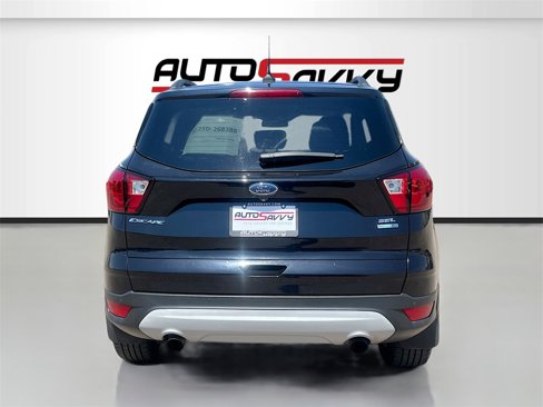 Used 2019 Ford Escape SEL image 6