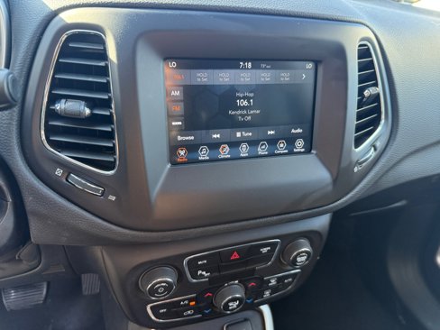 Used 2018 Jeep Compass Latitude w/ Popular Equipment Group image 12