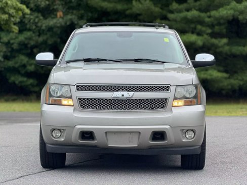 Used 2007 Chevrolet Suburban LTZ w/ LTZ Preferred Equipment Group image 3