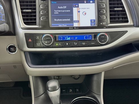 Used 2015 Toyota Highlander XLE image 13