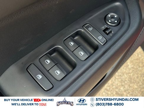 New 2025 Hyundai Venue SE image 21