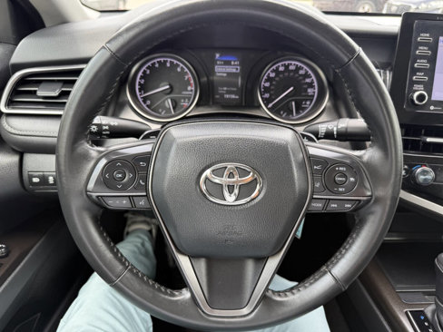 Used 2024 Toyota Camry SE image 21