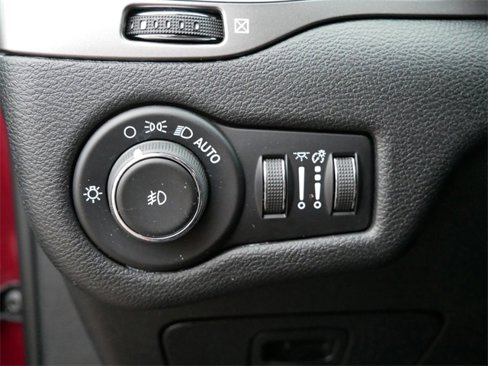 Used 2019 Jeep Cherokee Latitude Plus w/ Cold Weather Group image 16
