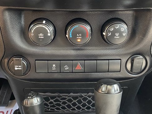Used 2015 Jeep Wrangler Unlimited Sport image 13
