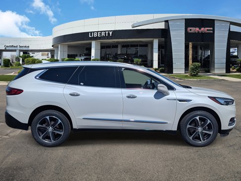 Used 2021 Buick Enclave Essence w/ Sport Touring Edition image 2