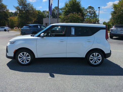 Used 2022 Kia Soul LX image 6