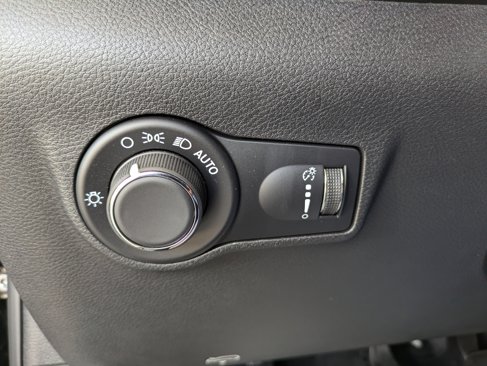 New 2025 Jeep Compass Sport image 23