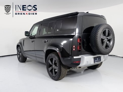 Used 2024 Land Rover Defender 110 S image 7