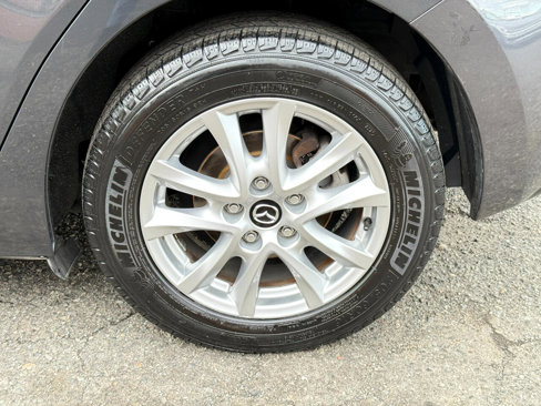 Used 2015 MAZDA MAZDA3 i Touring image 74