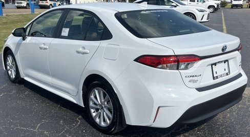 Used 2025 Toyota Corolla LE w/ LE Premium Package image 6