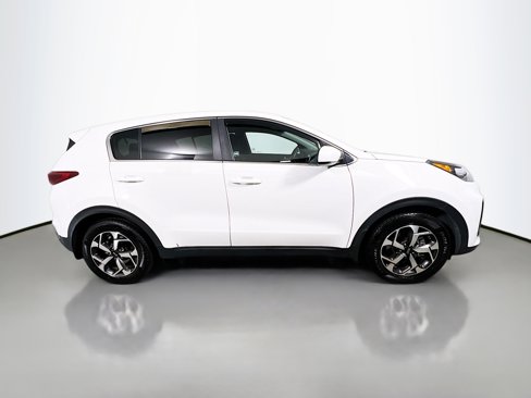 Used 2020 Kia Sportage LX image 3