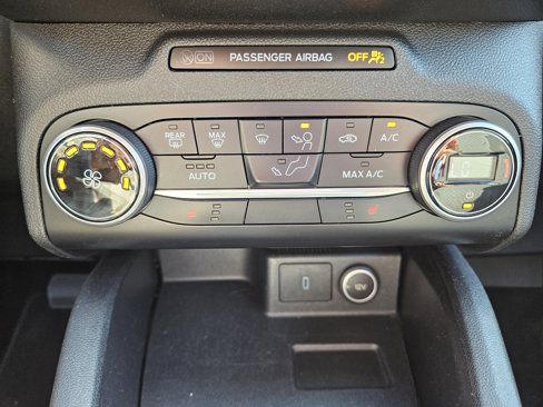 Used 2020 Ford Escape SE image 25