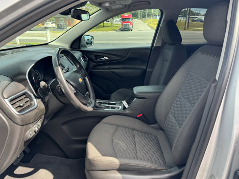 Used 2021 Chevrolet Equinox LT w/ Driver Convenience Package image 16