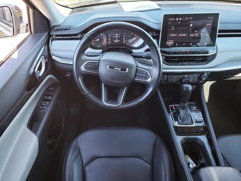 Certified 2022 Jeep Compass Limited image 12