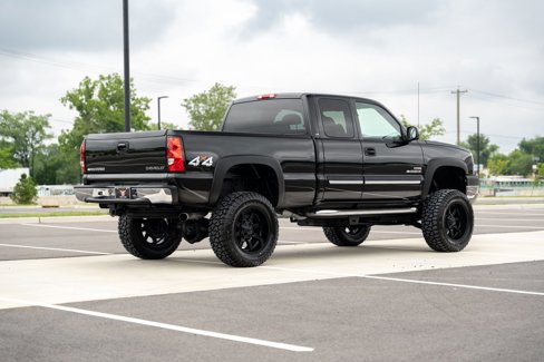 Used 2004 Chevrolet Silverado 2500 LS w/ Skid Plate Package image 22