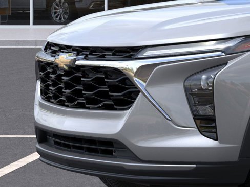 New 2025 Chevrolet Trax LT w/ Driver Confidence Package image 13