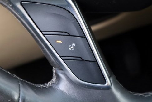 Used 2018 Cadillac XT5 Luxury image 8