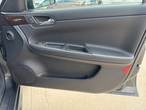Used 2014 Chevrolet Impala LT w/ LT Sunroof Package image 13
