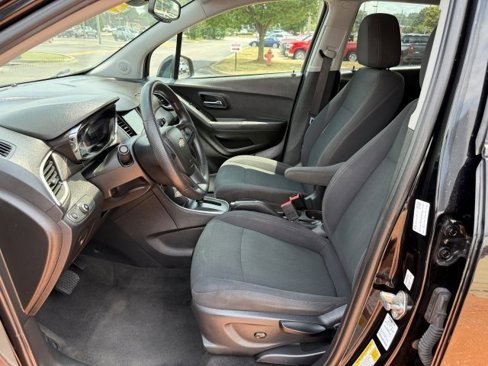Used 2018 Chevrolet Trax LS image 11
