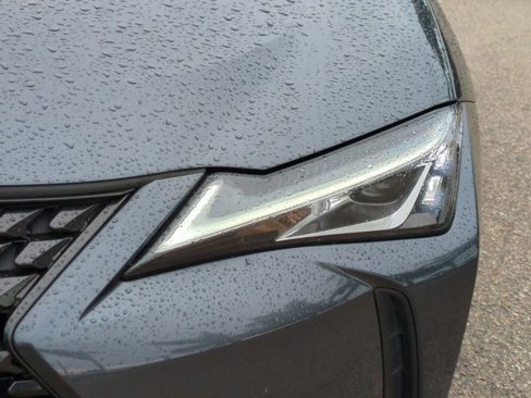 Used 2022 Lexus UX 200 image 10