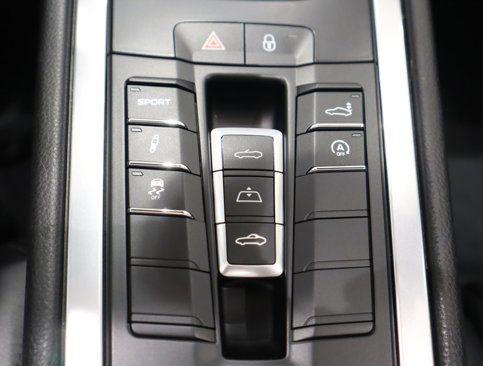 Used 2018 Porsche 911 Carrera image 33